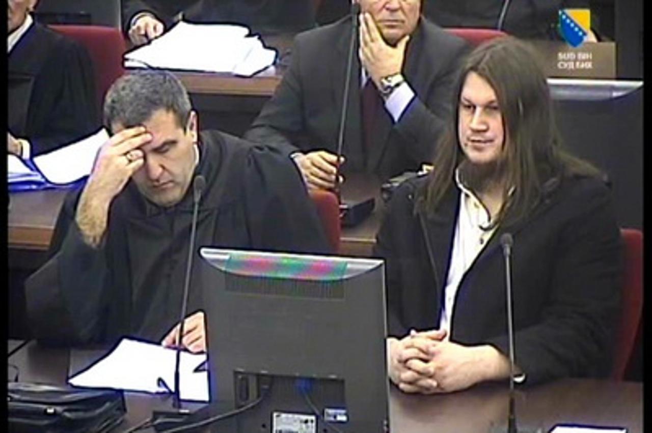 'SARAJEVO, 9. FEBRUARA / SRNA / - Haris Causevic i Adnan Haracic, koji su optuzeni za terorizam, izjasnili su se pred Sudom BiH da nisu krivi ni po jednoj tacki optuznice, a odrzano rociste i danas su