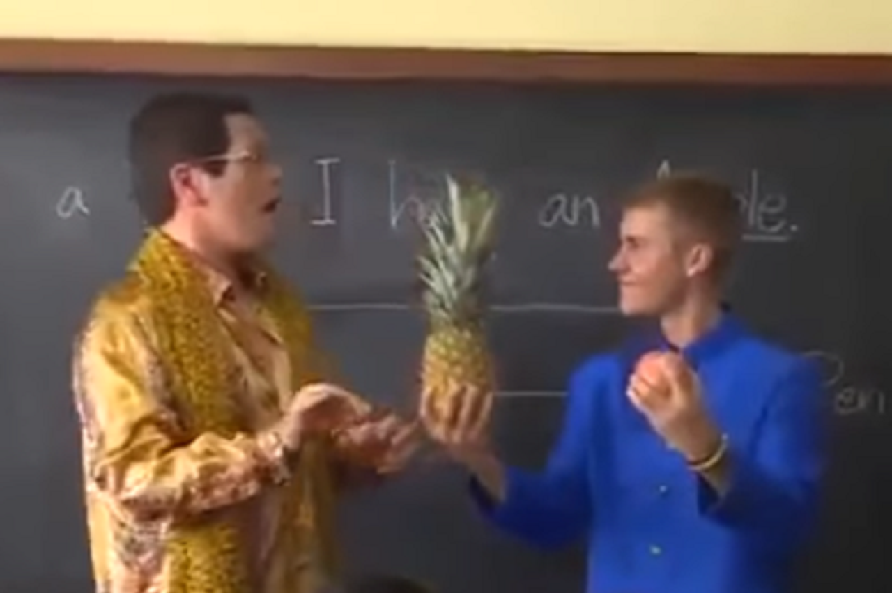 POANTA JE U ANANASU