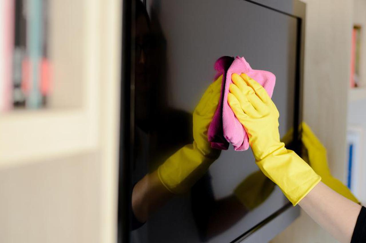 tv, prašina