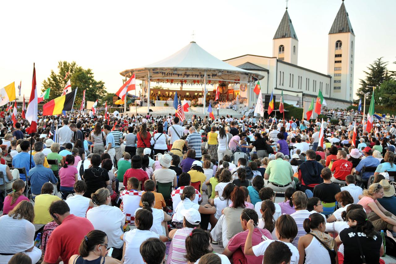 S proölogodsdiönje obljetnice Gospina ukazanja. Medjugorje, 15.06.2016.Snimio:Marijan SivriÊ