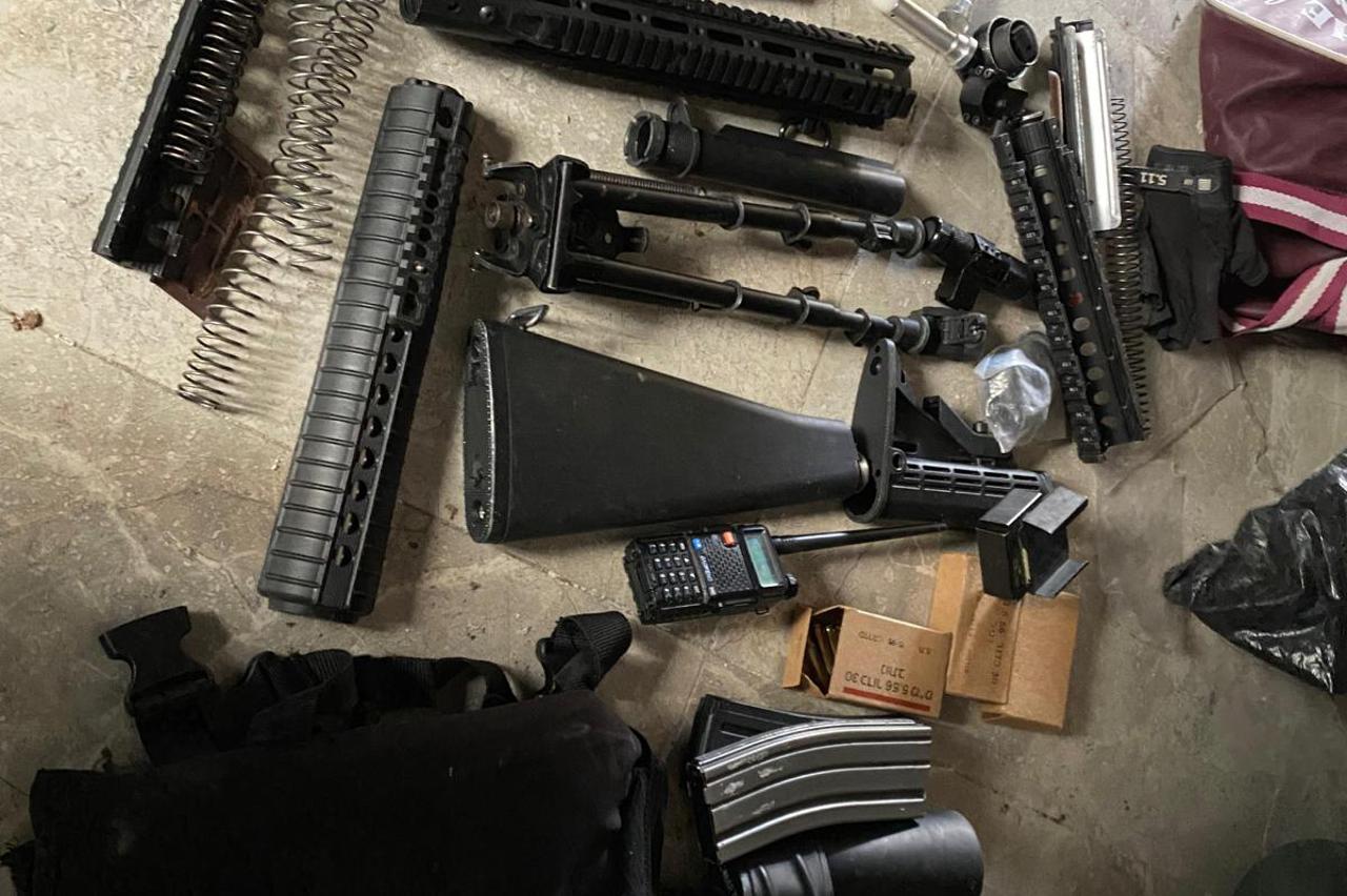 Izraelske snage pronašle su različite vrste oružja, eksploziva i opreme u kućama