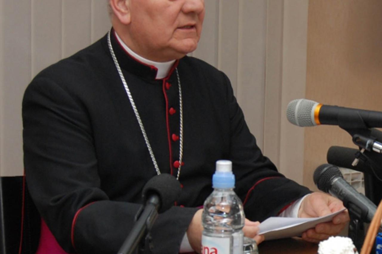 'Banja Luka 09.04.2009 Biskup banjalucki Franjo Komarica na press konferenciji povodom Uskrsa Snimo:Dejan Moconja'
