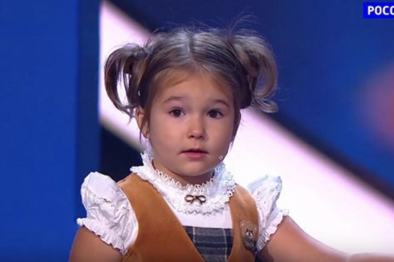  Trogodišnja djevojčica 