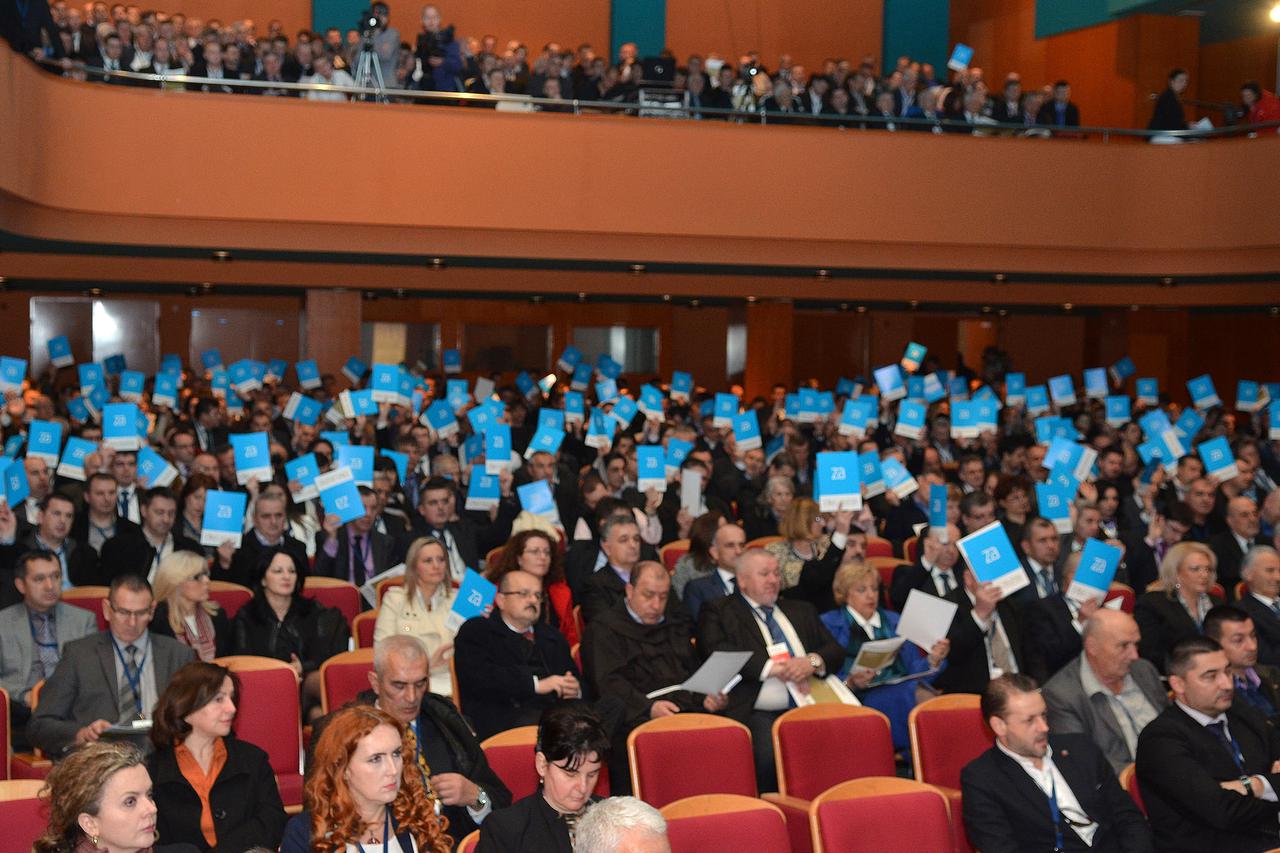 FOTO FENA: EMANUEL / MOSTAR, 28. veljače (FENA) - U Hrvatskom domu hercega Stjepana Kosače u Mostaru u 11 sati započelo je VI. zasjedanje Hrvatskog narodnog sabora BiH na kojem će se birati novi predsjednik tog sabora, Predsjedništvo te Sud časti, a bit ć