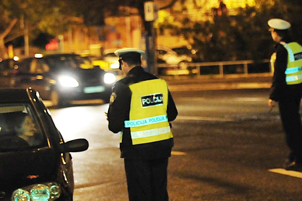 policijazaustavlja_nnn_bih_24072015