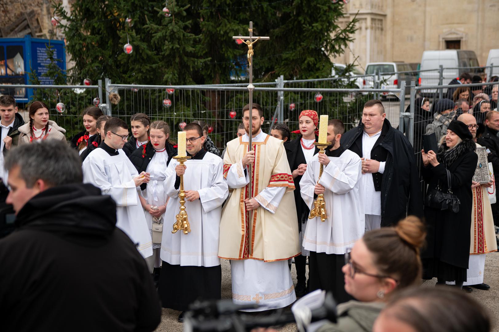 Tom prigodom svečano su vraćene relikvije bl. Alojzija Stepinca iz Krašića u zagrebačku prvostolnicu. 