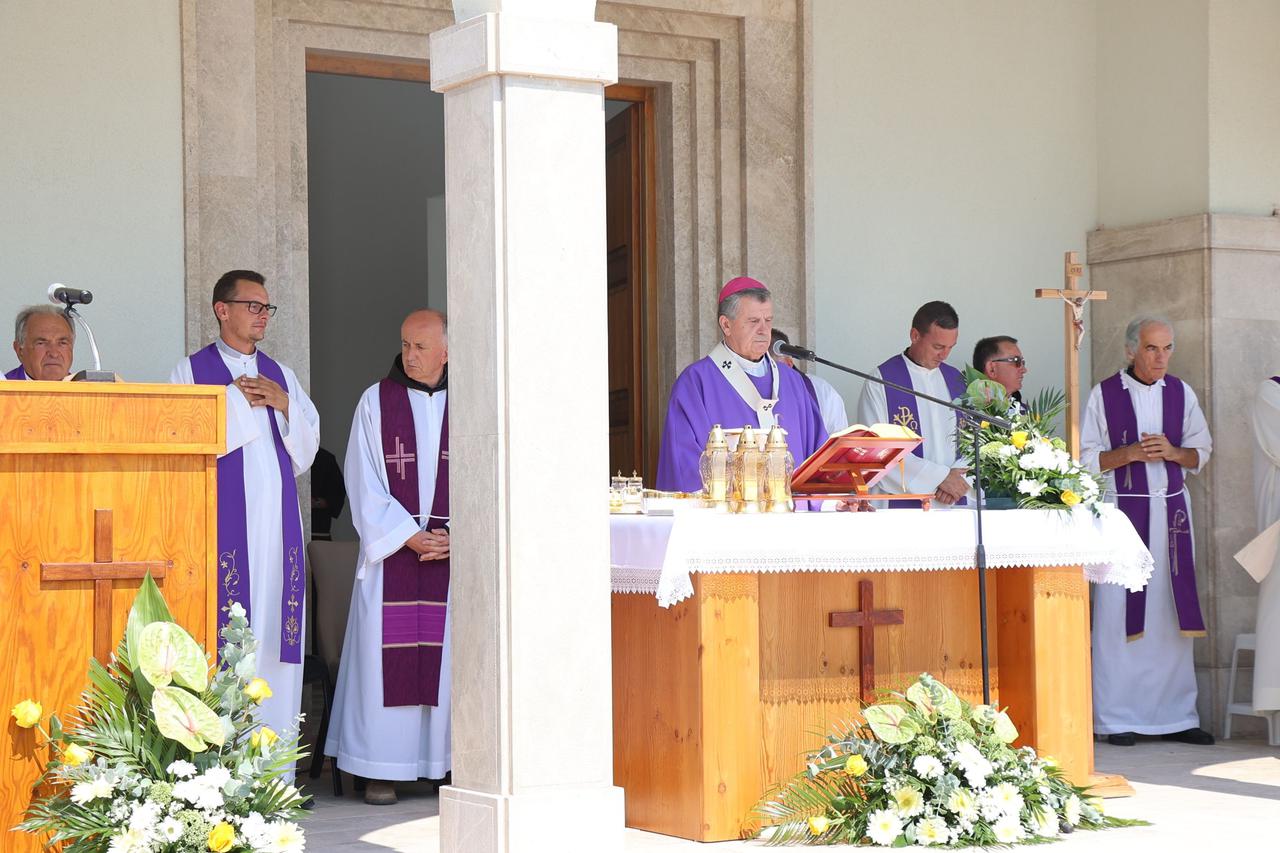 Groblje mira na Bilima