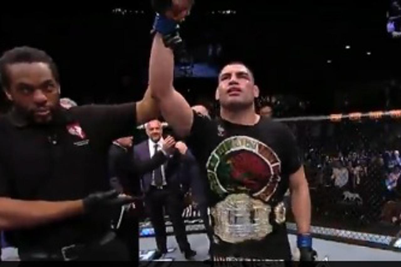 Cain Velasquez (1)