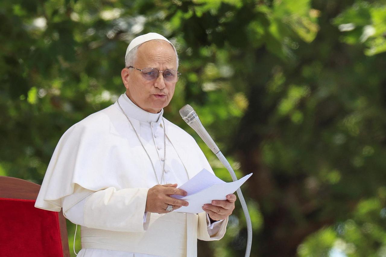 Papa Lav XIV.