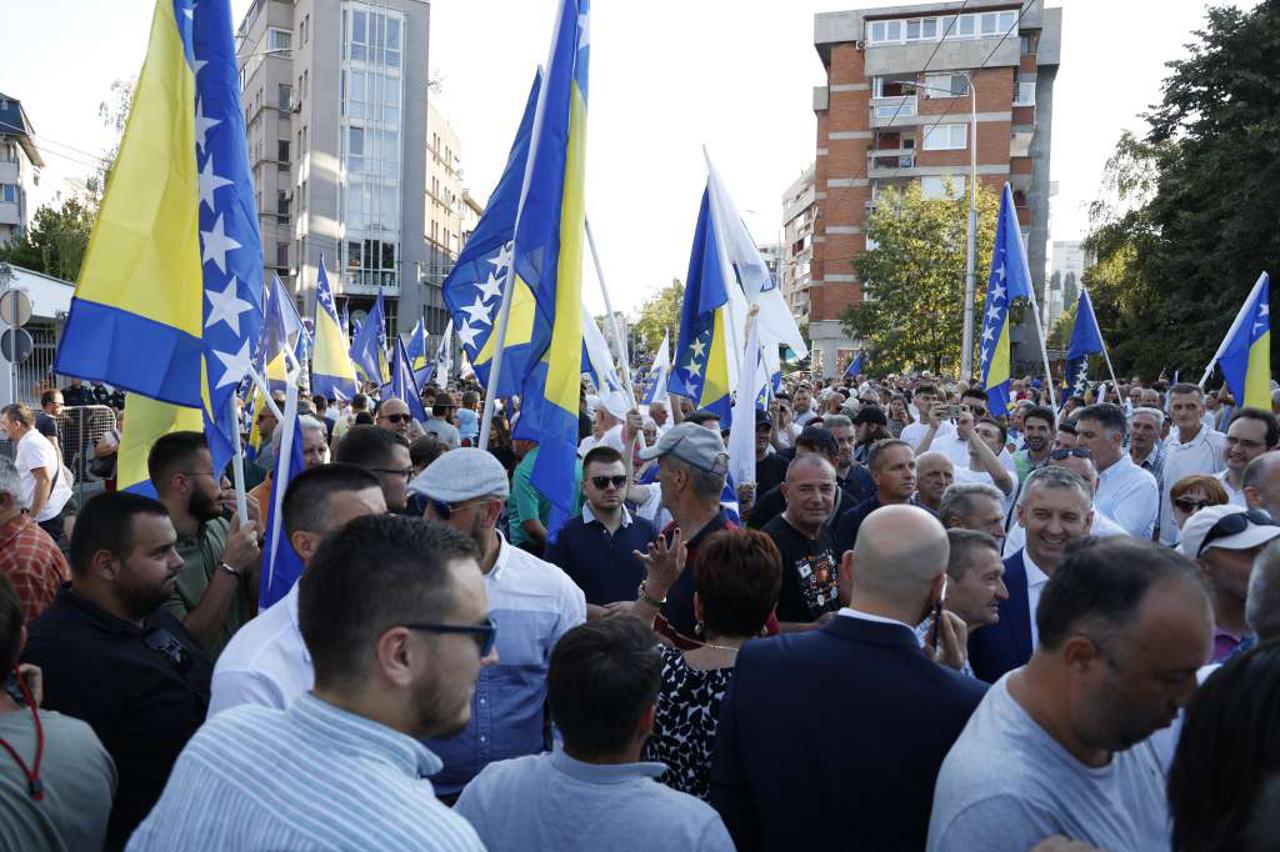 prosvjedi ispred ohr-a