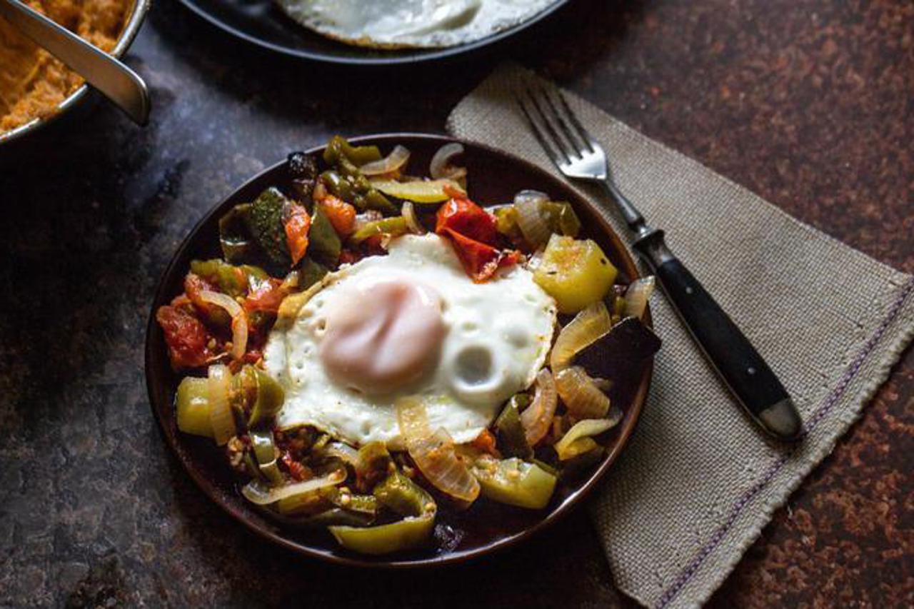 Sataraš iz pećnice s pireom od batata i jajima