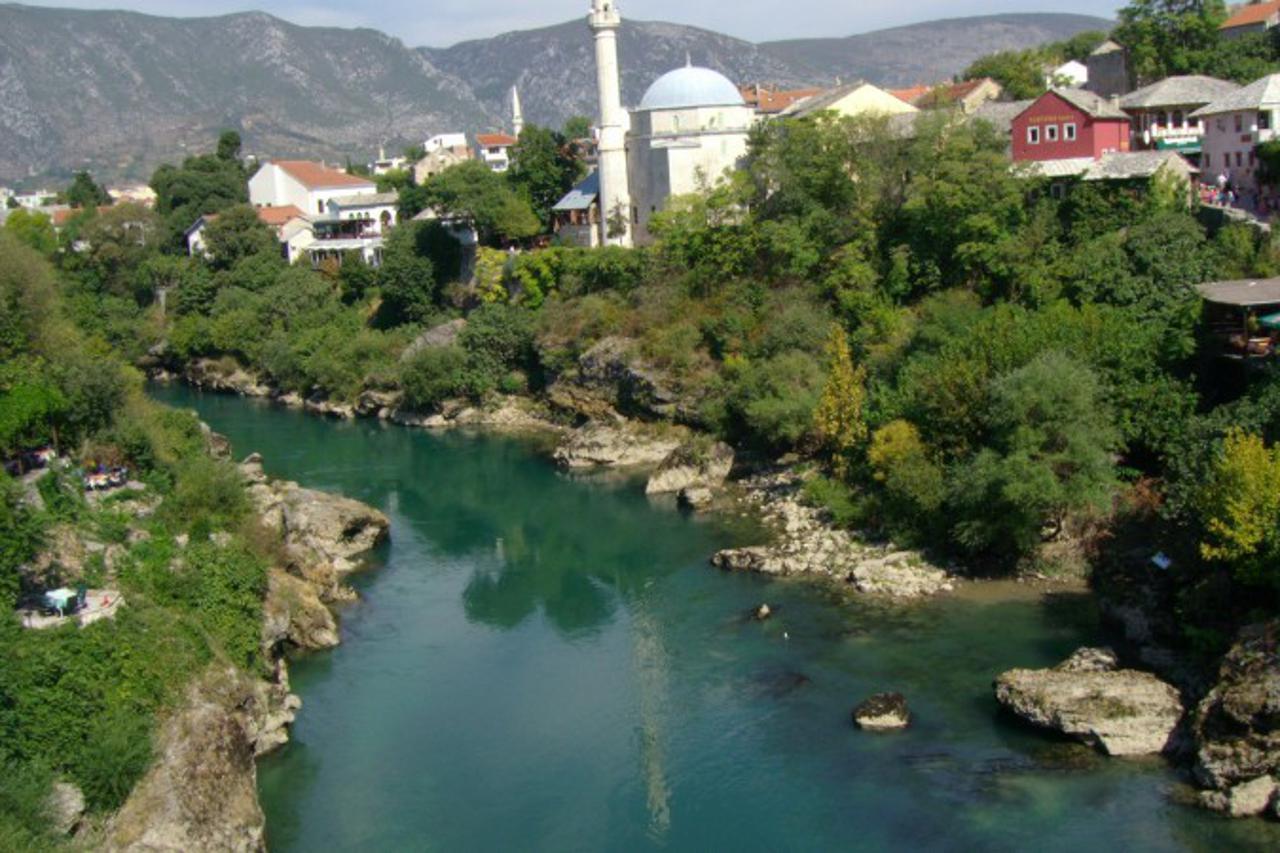 mOSTAR