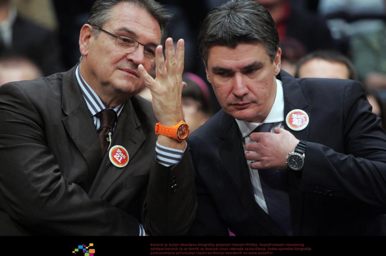 '22.10.2011., Bocarski dom, Prisavlje 2, Zagreb - Javno predstavljanje Plana 21 Kukuriku koalicije na temu: Vanjska politika i EU integracije. Radimir Cacic, Zoran Milanovic.  Photo: Sanjin Strukic/PI