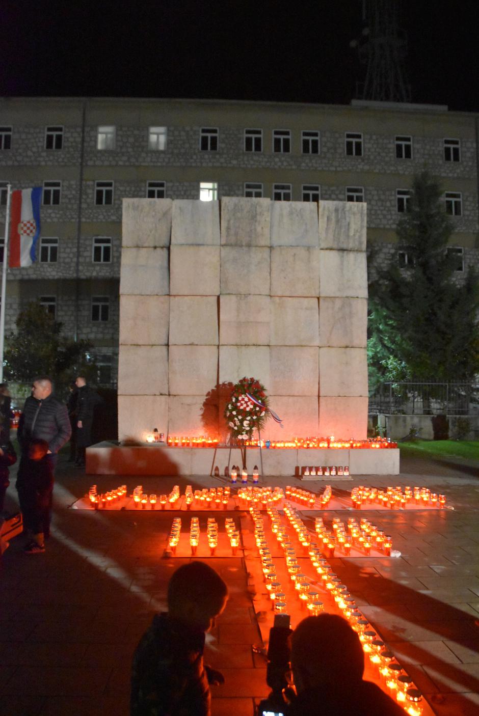 Grude uz Vukovar i Herceg Bosnu
