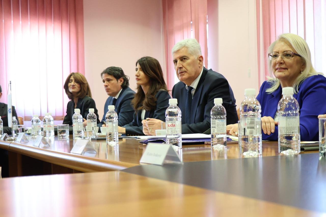 sastanak HDZ BIH i Trojke