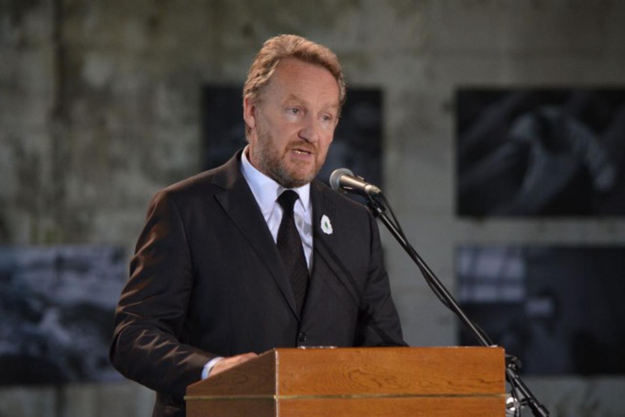 Izetbegović: 