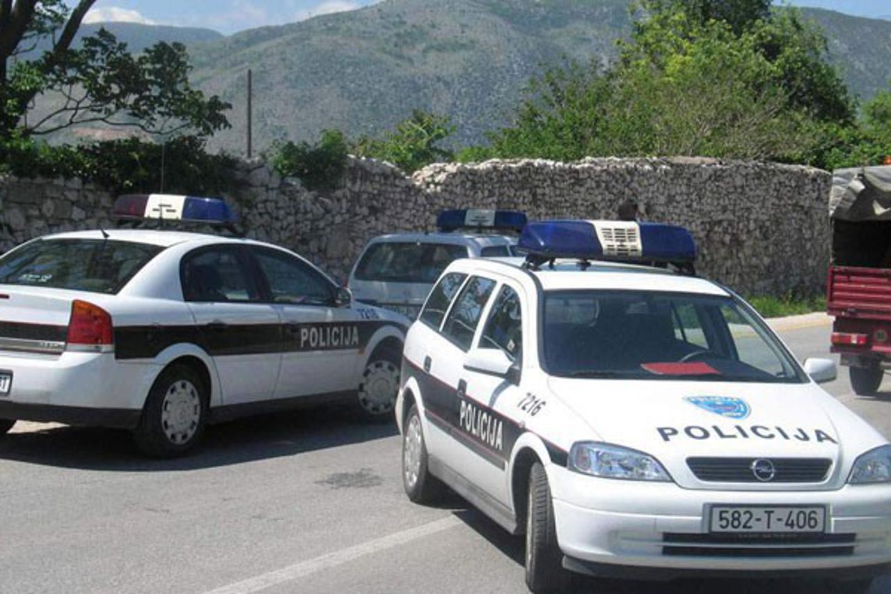policija