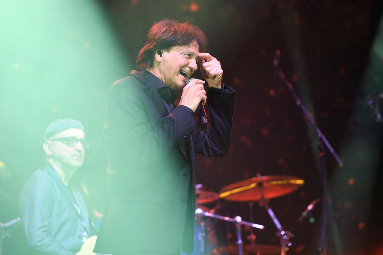 Zdravko Čolić