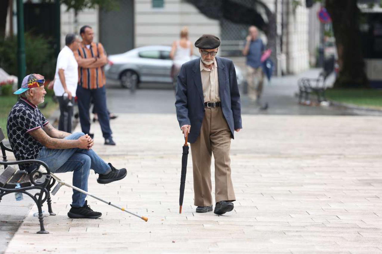 starije osobe, umirovljenici