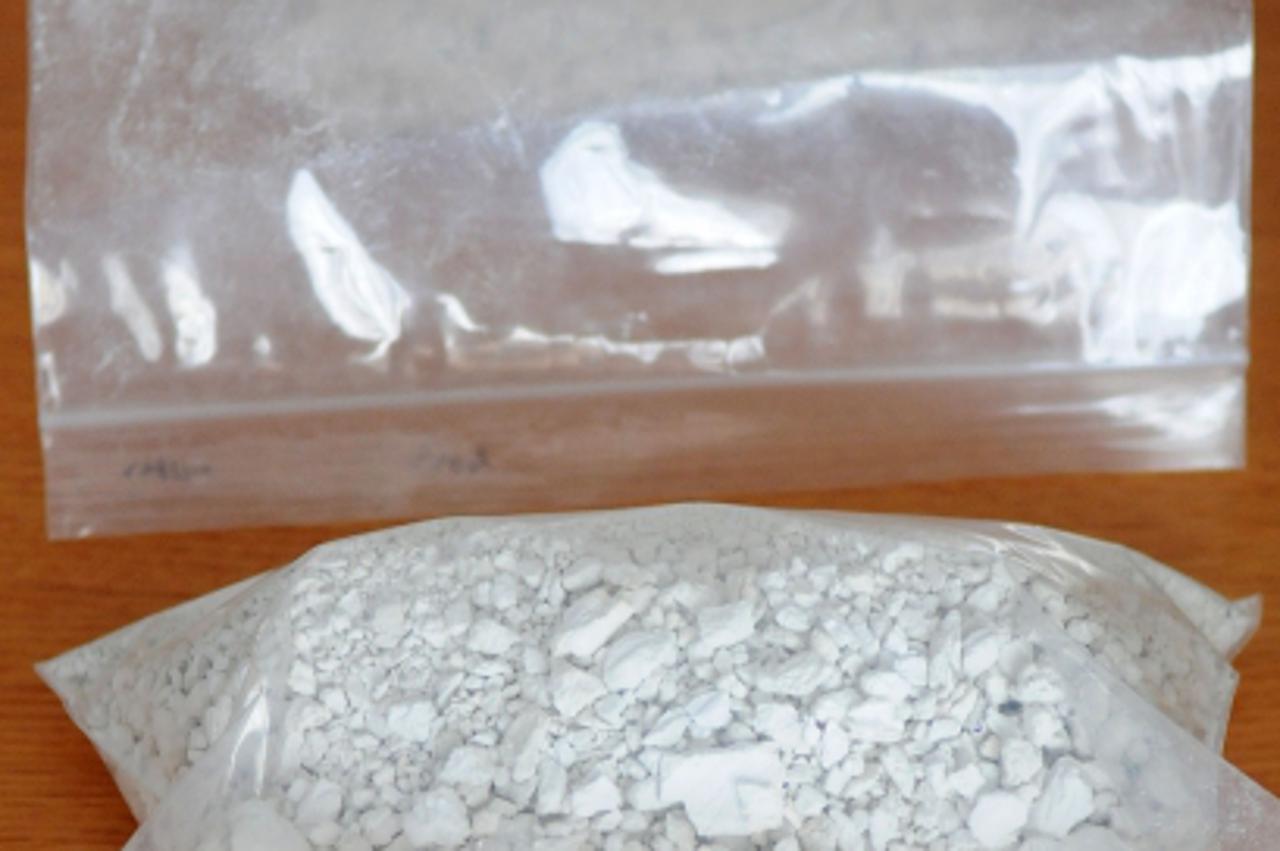 '27.03.2010., Zagreb, Hrvatska - PUZ, presica u vezi zapljenjenog kokaina na aerodrumu Pleso. Ovo je prva zapljena kokaina koji je krijumcaren na nacin da je odjeca bila natopljena sa ekstratom kokain