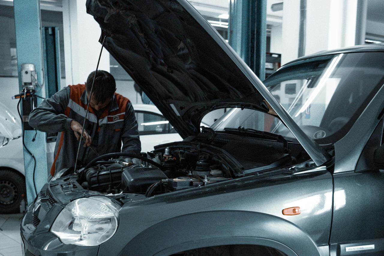 popravak automobila, majstor