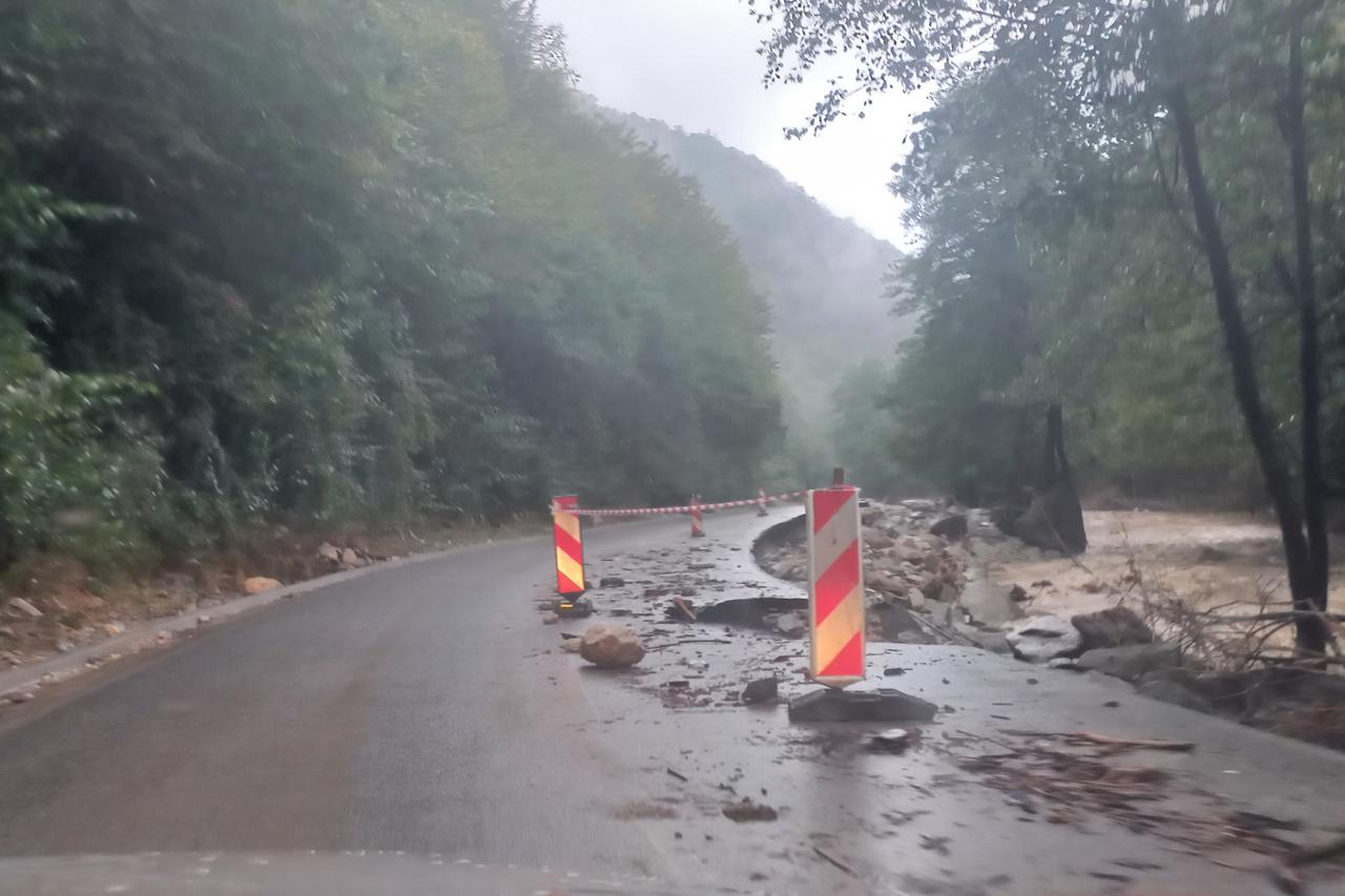 Fojnica poplave, odroni