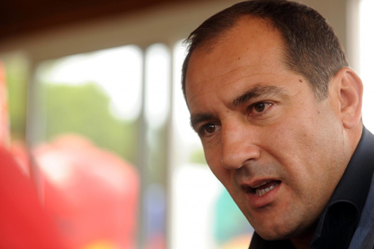 '11.10.2010., Split - Igor Stimac slikan na Znjanu povodom velike reportaze koju radi vecernji list Photo: Nino Strmotic/PIXSELL'