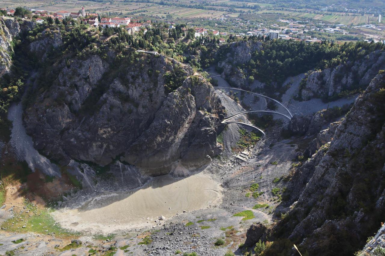 Presušilo Modro jezero