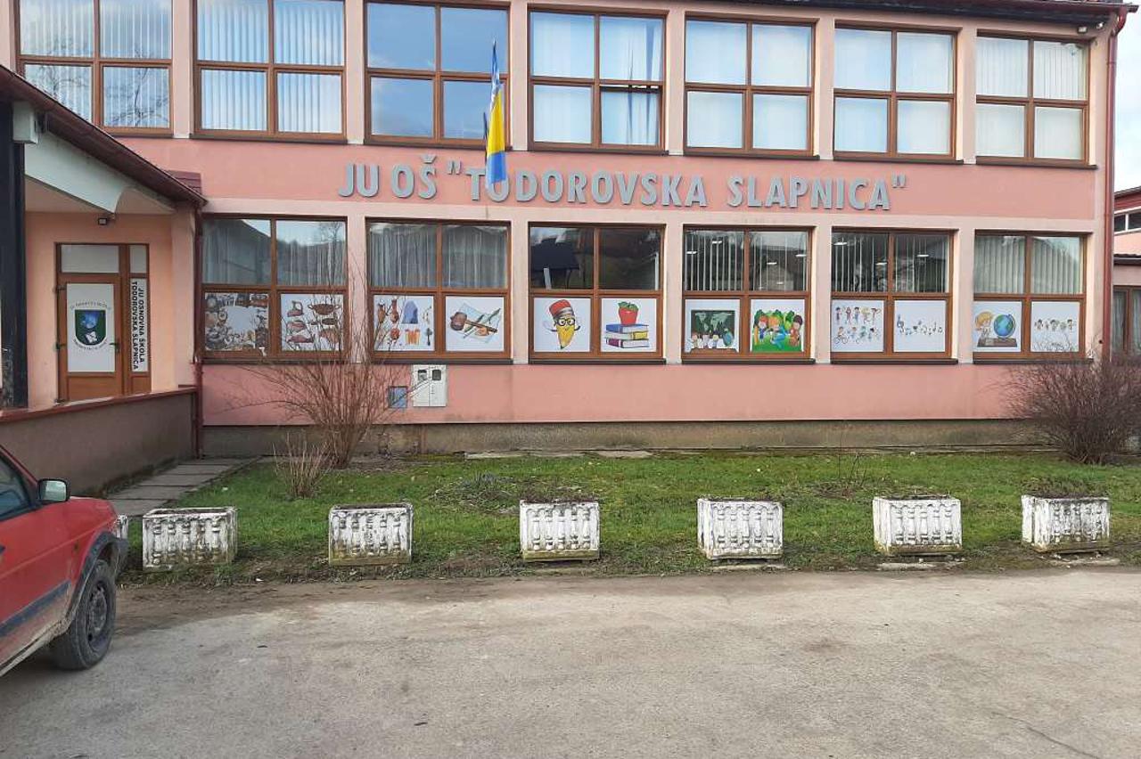 OŠ Todorovska Slapnica u Velikoj Kladuši