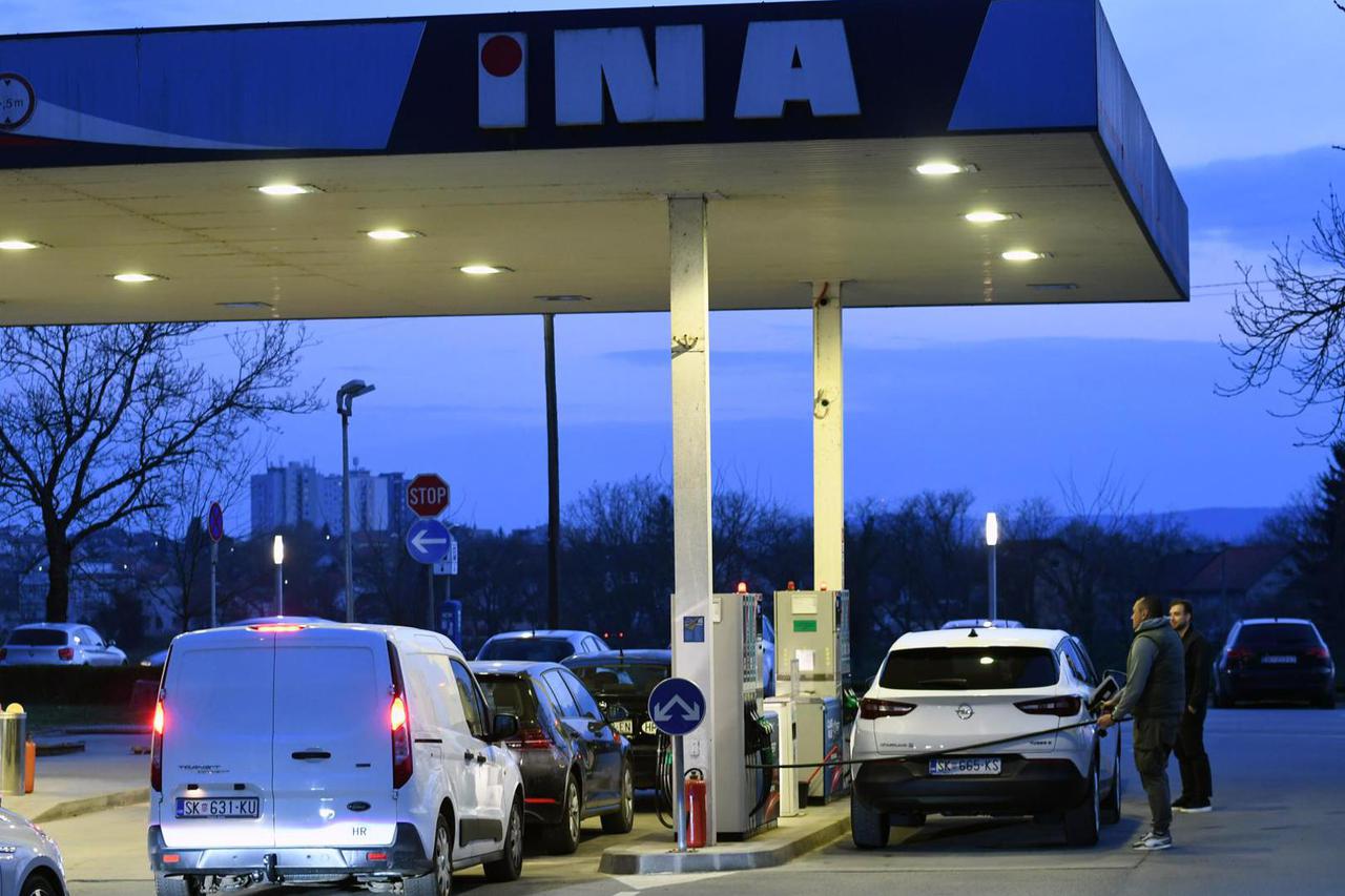 benzinska crpka u Hrvatskoj