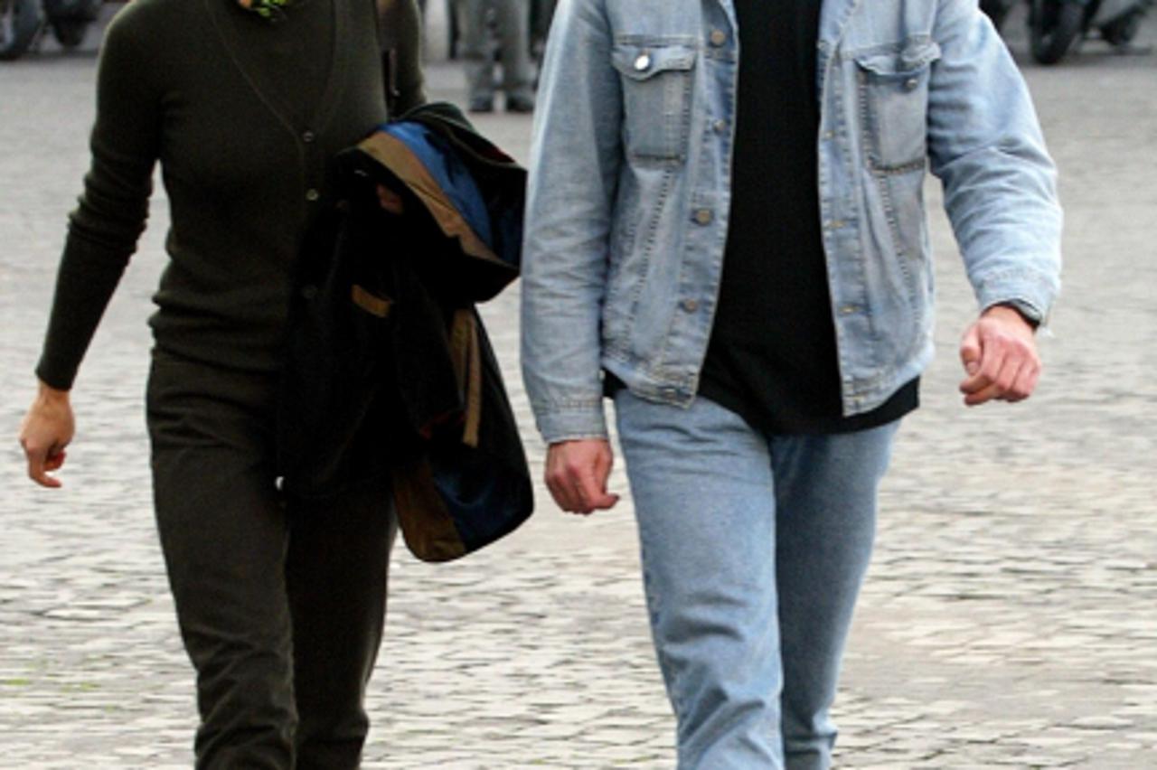 '(FILES) -- File picture dated 04 November 2003 shows the boss of the English football club Chelsea, Roman Abramovich, and his wife Irina, walking in the streets of central Rome. The Russian tycoon ha