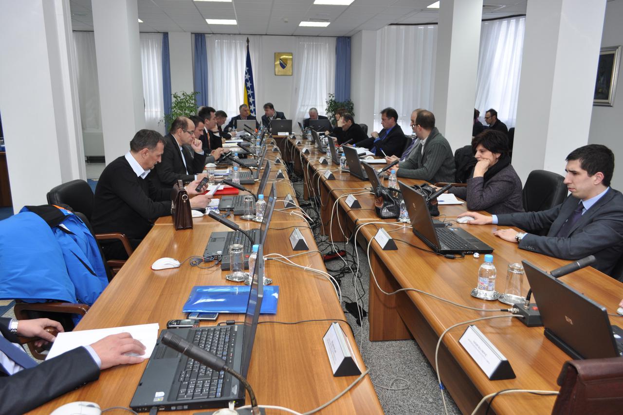 Vlada FBiH umjesto da radi, u stalnom političkom sukobu