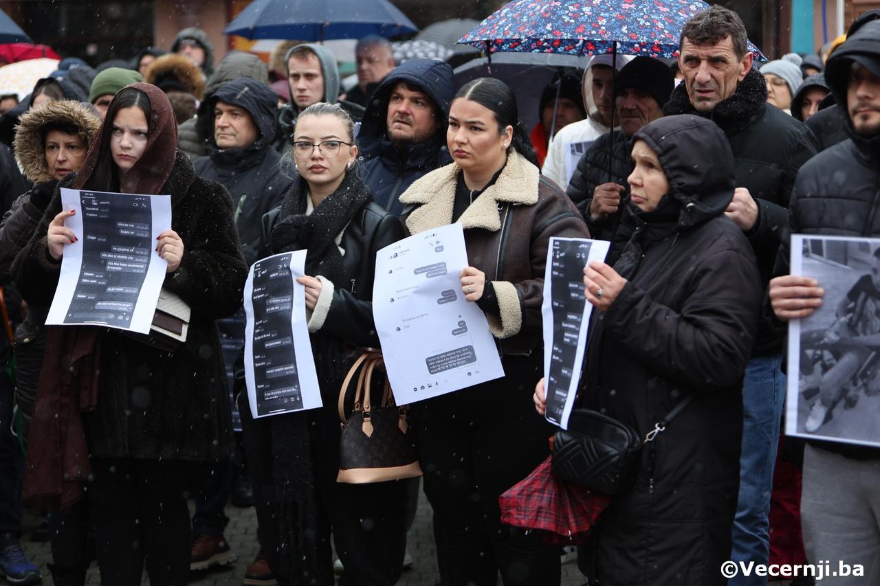Prosvjed u Bihaću povodom smrti mladića