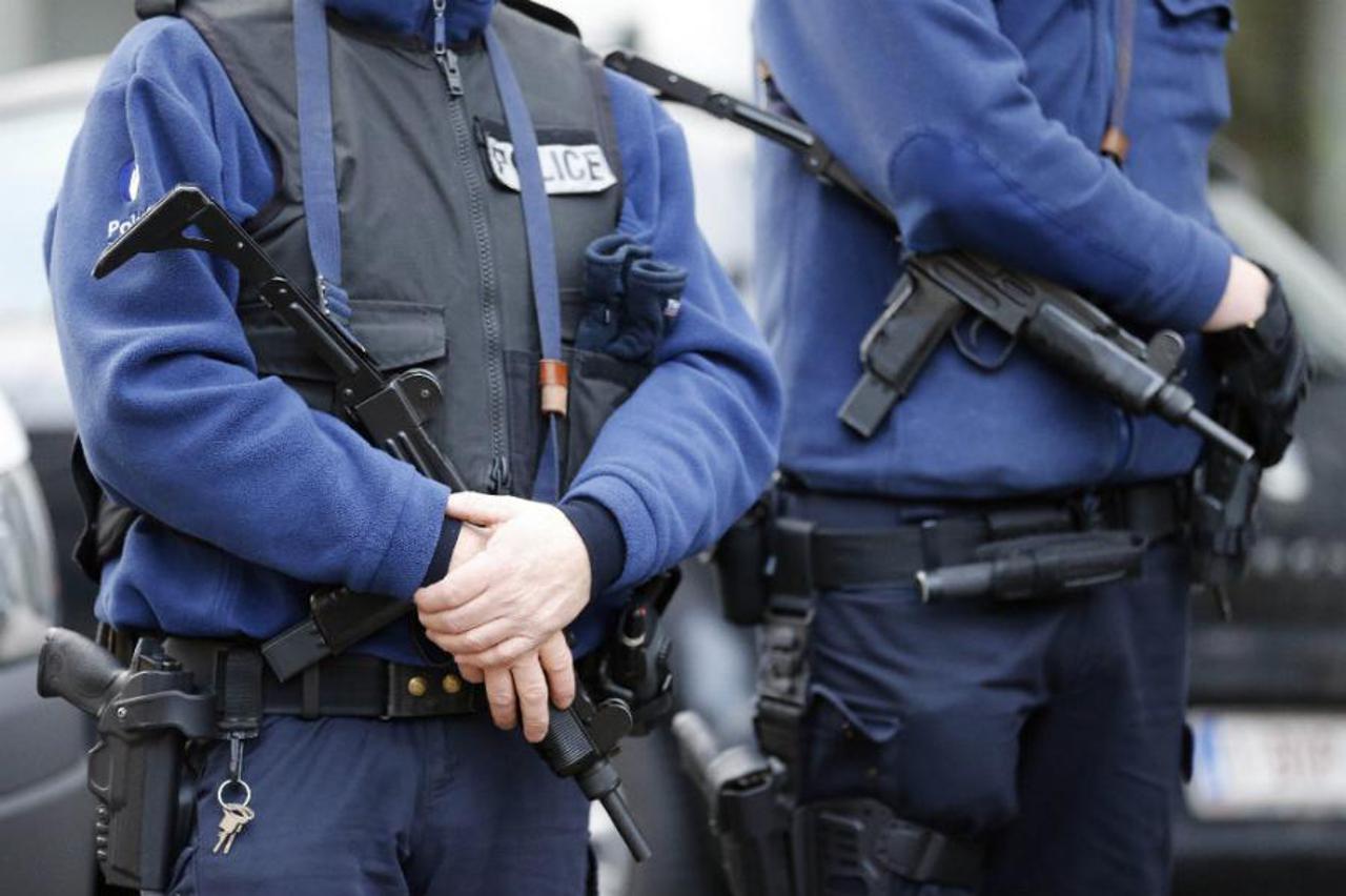 policija