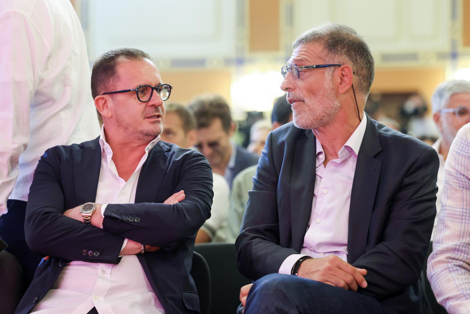 U timu zvijezda zaigrali su prijatelji i ambasadori Igara Nasser Al-Khelaifi, predsjednik PSG-a, Predrag Mijatović, Nemanja Matić, Alastair Campbell, Šime Vrsaljko, Aljoša Asanović, Julien Escude, Stiliyan Petrov, Christian Karembeu, Vladimir Šmicer, Stipe Pletikosa, Aitor Karanka, Mehmed Baždarević, Mario Stanić, Vedad Ibišević, Senijad Ibričić, Emir Spahić, Amel Tuka, Kenan Magoda, Zenit Đozić i Branko Đurić...
