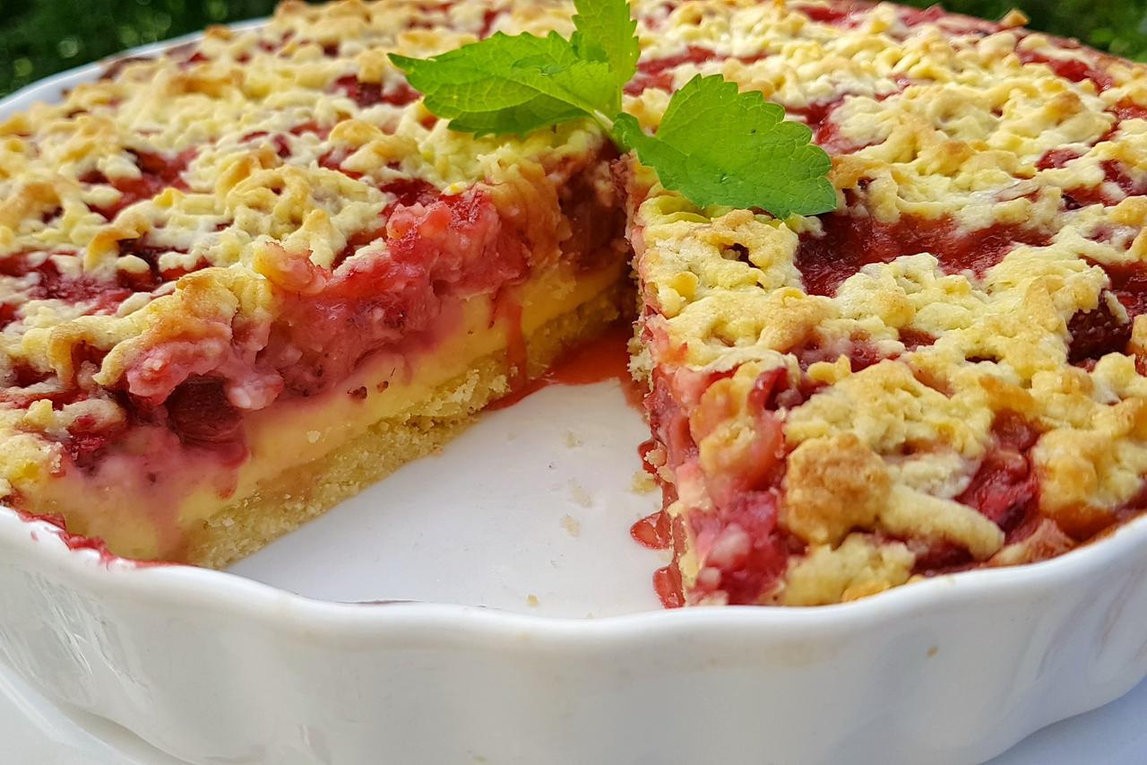 Mrvičasta pita s jagodama