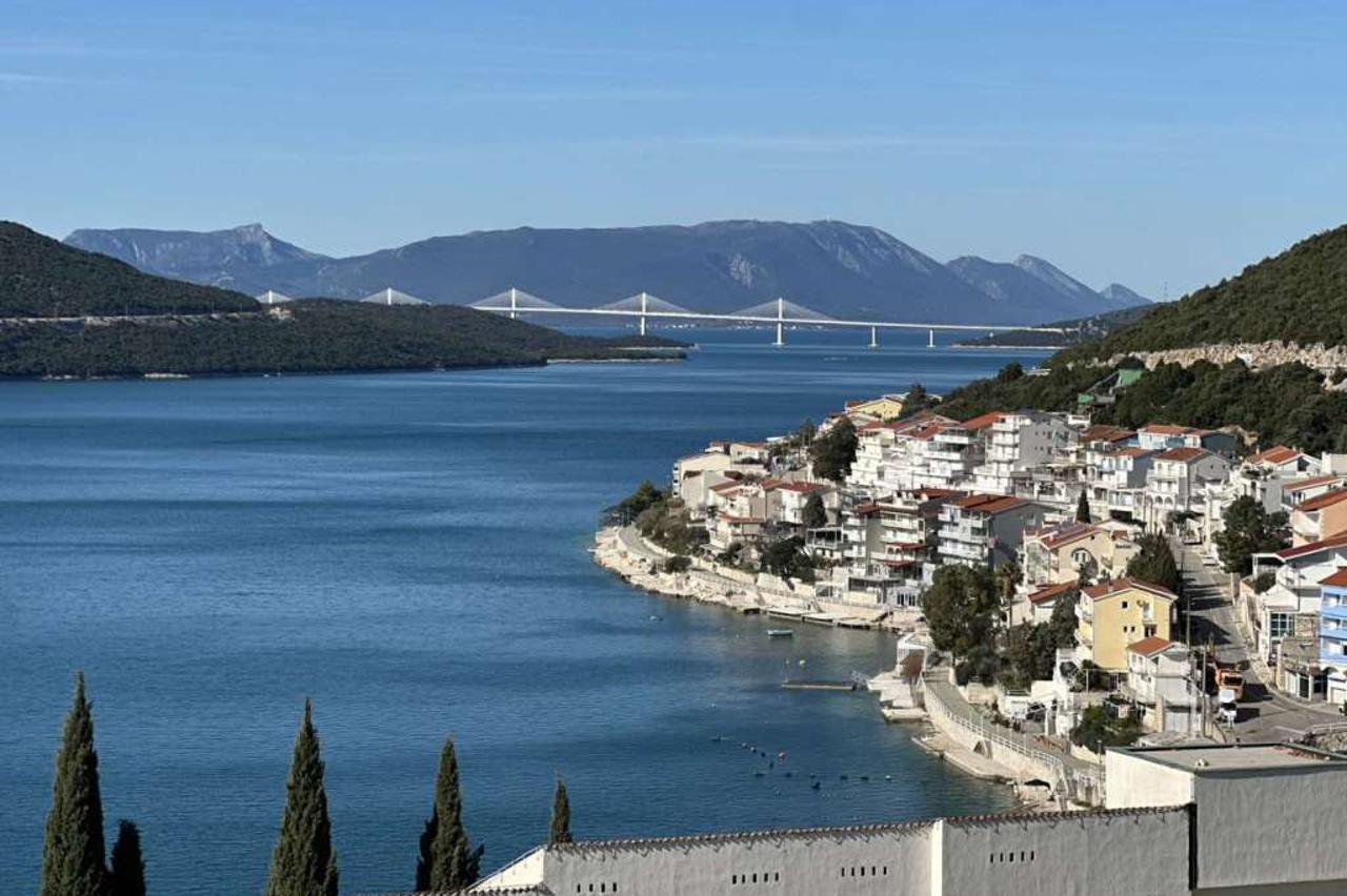 rodilje neum