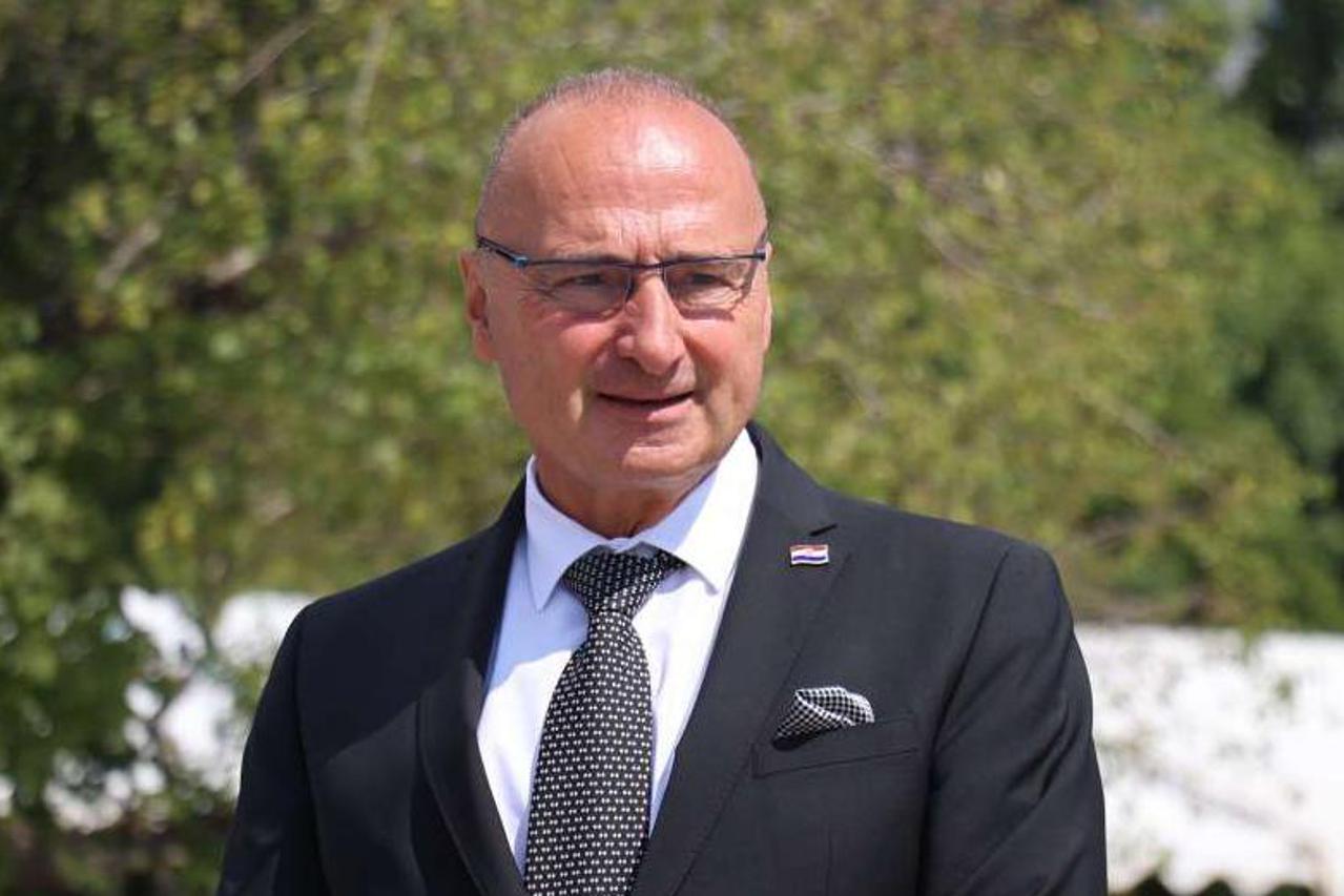 Gordan Grlić Radman
