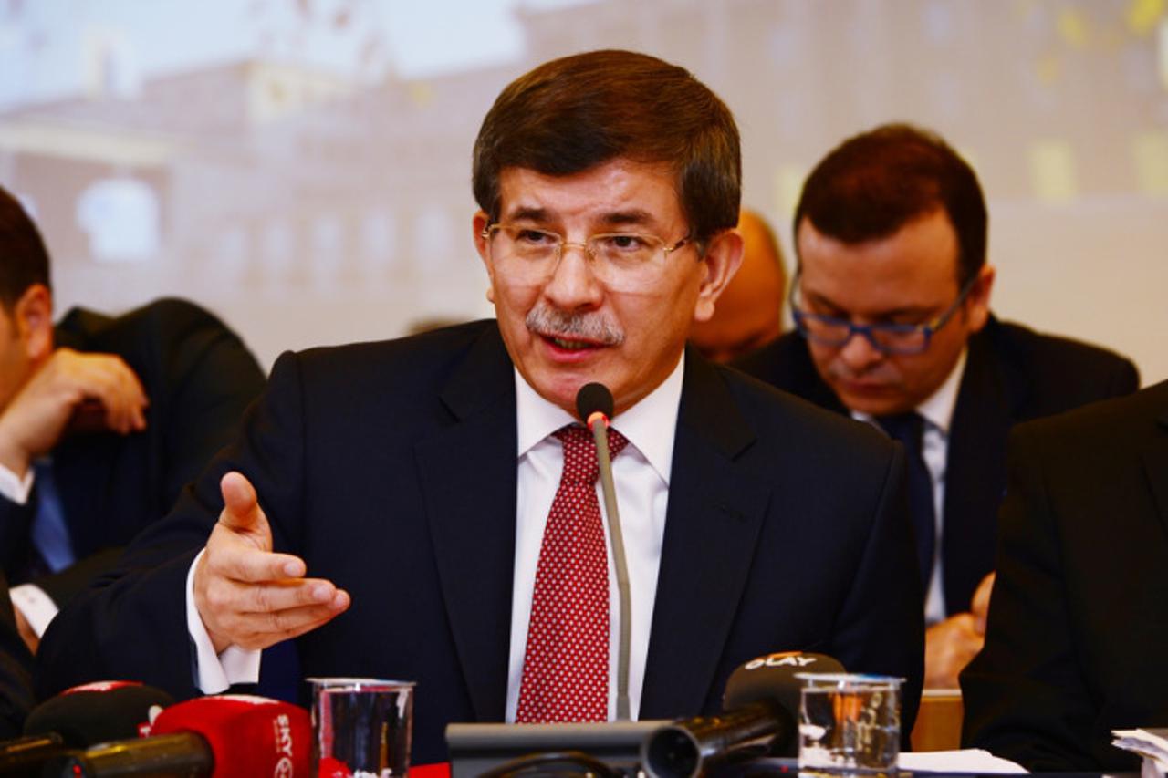'TBMM PLAN VE BUTCE KOMISYONU, DISISLERI BAKANLIGI\'NIN BUTCESINI GORUSMEK UZERE TOPLANDI. DISISLERI BAKANI AHMET DAVUTOGLU, BAKANLIGININ 2013 BUTCESINE ILISKIN SUNUM YAPTI.  (ANADOLU AJANSI - MUAMMER