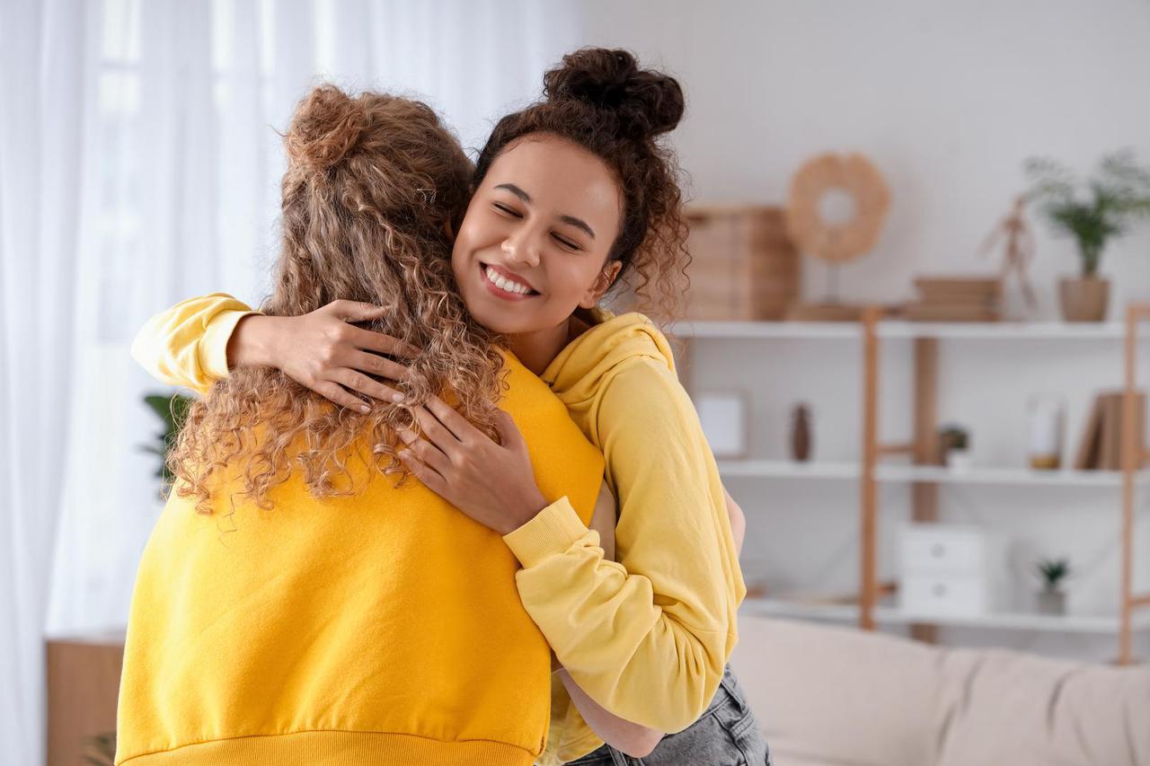 zagrljaj, prijateljstvo, zaštita