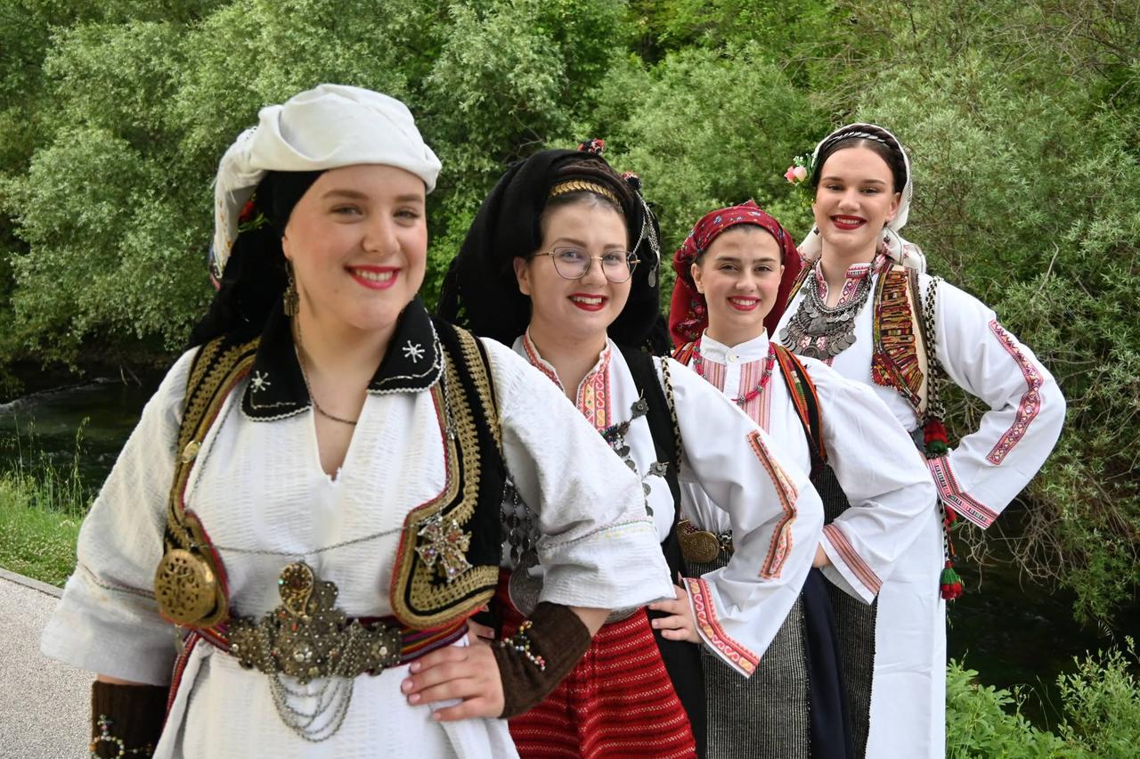 Revija tradicijskih nošnji HKUD Hercegovac