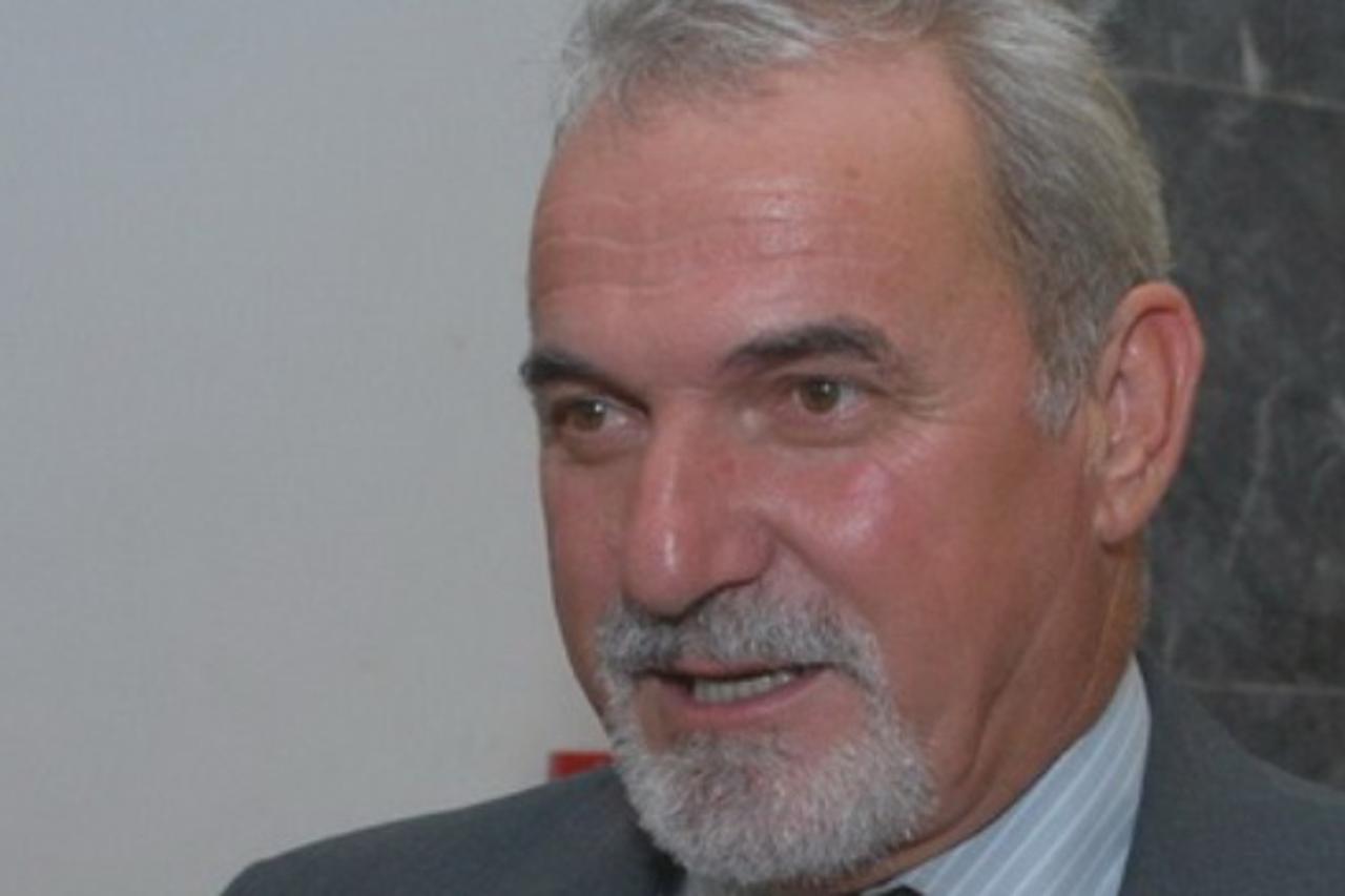 MOMČILO NOVAKOVIĆ