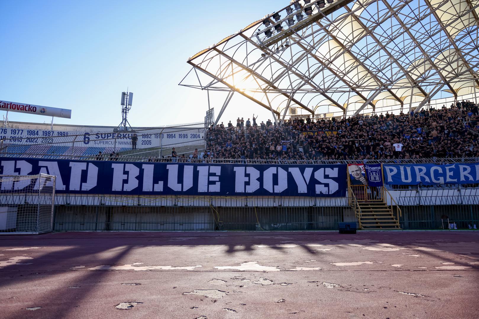 Split je cijeli dan bio u znaku derbija, a navijačke kolone stizale su prema stadionu.
