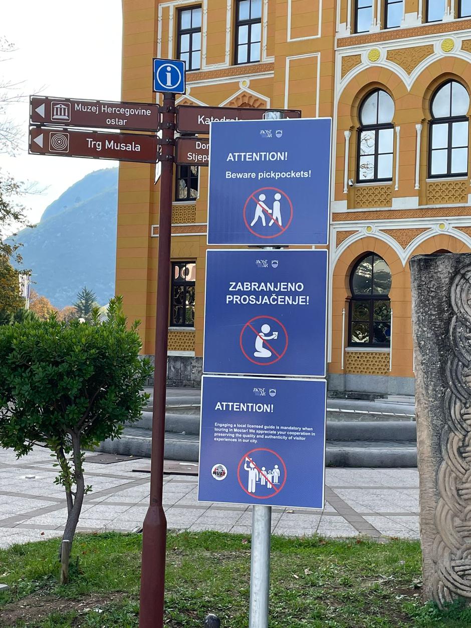 znak na španjolskom trgu