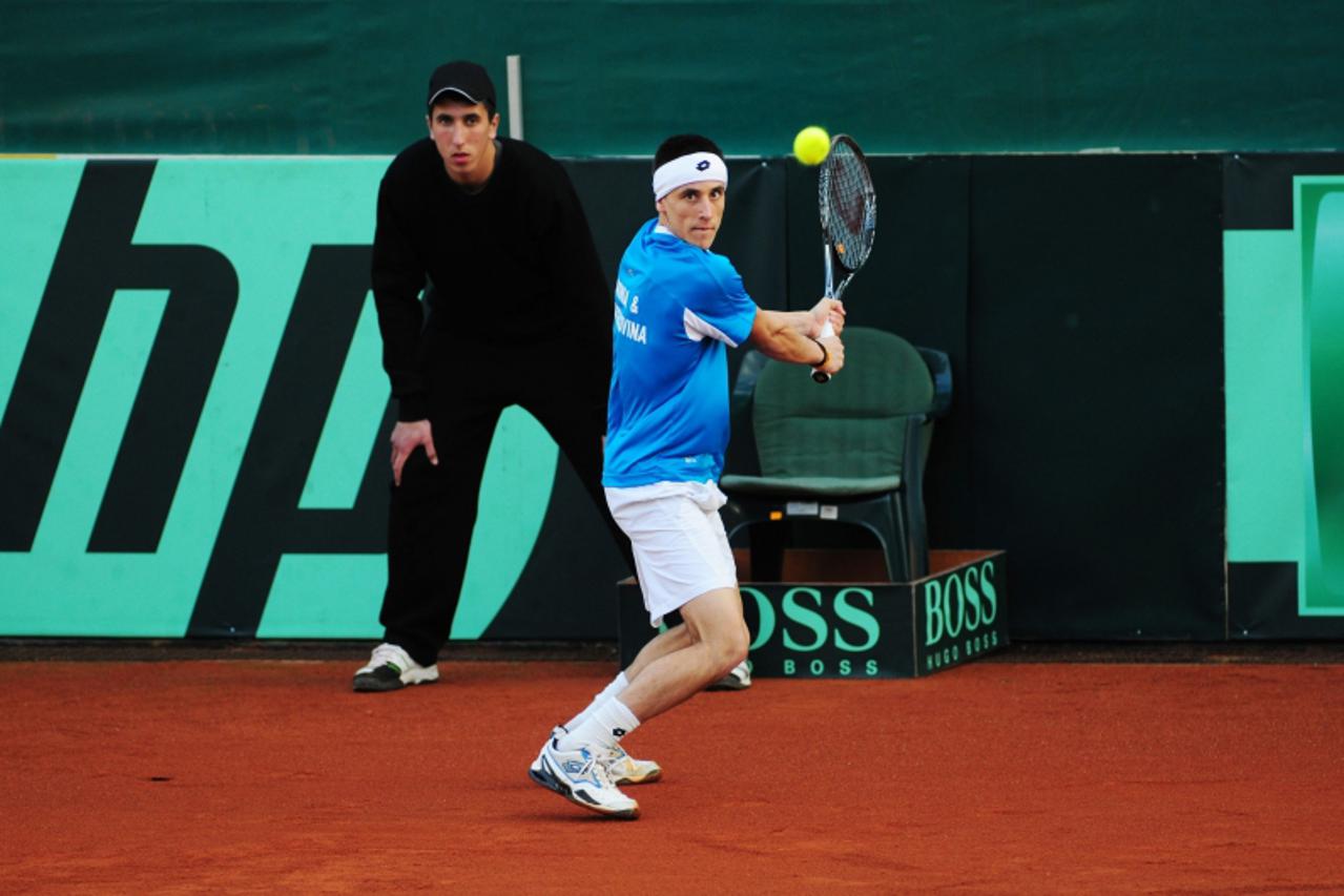 'bih...mostar...06.04.2013...davis cup bih-moldavija, drugi mec prvog dana...damir dzumhur foto:zoran grizelj vecernji list'