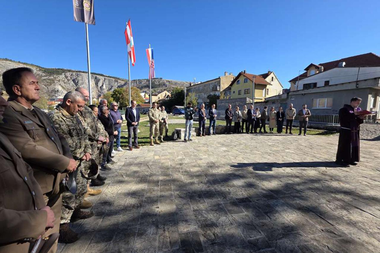 počast braniteljima u Livnu