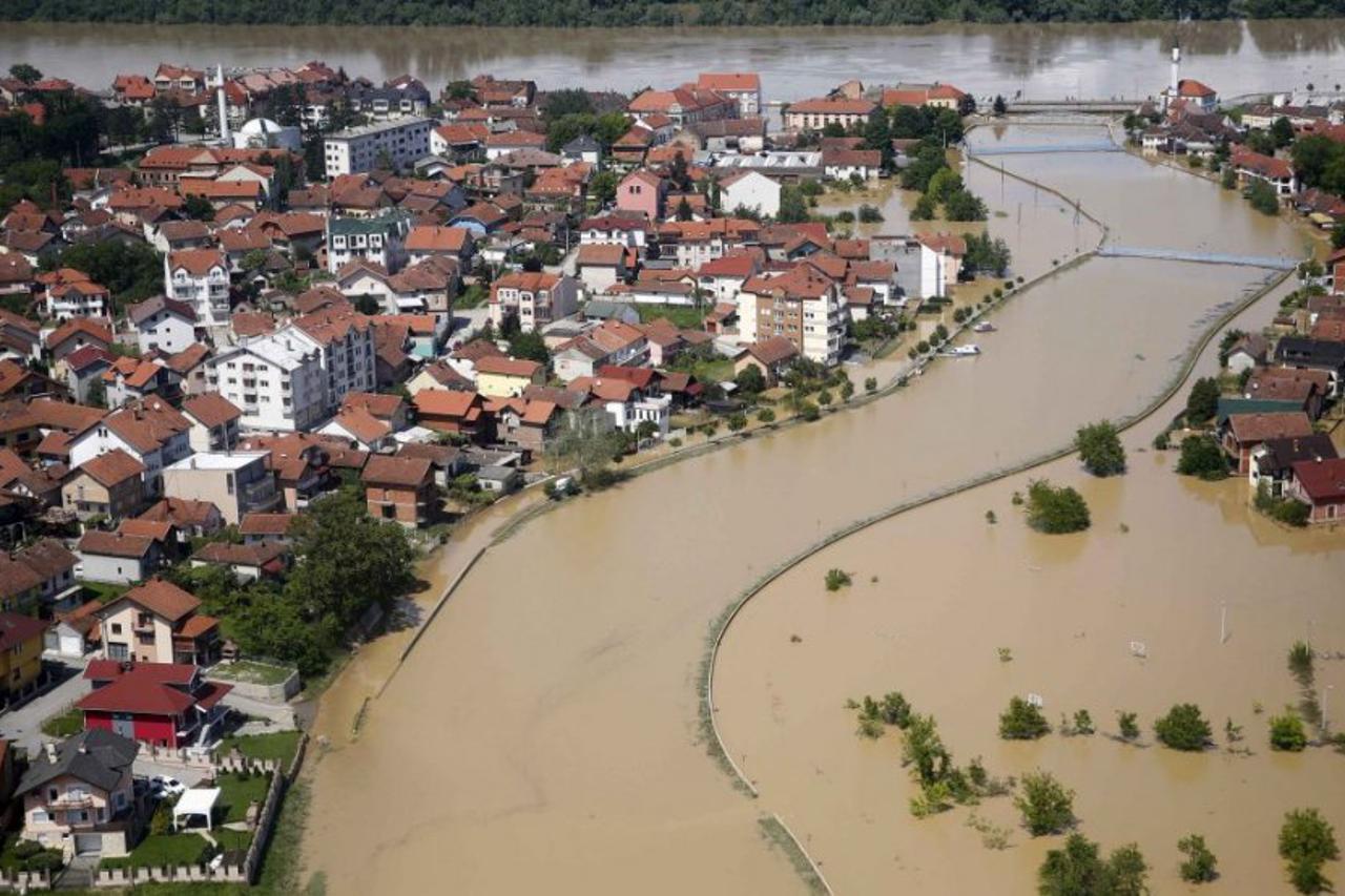 Katastrofalne poplave u Brckom