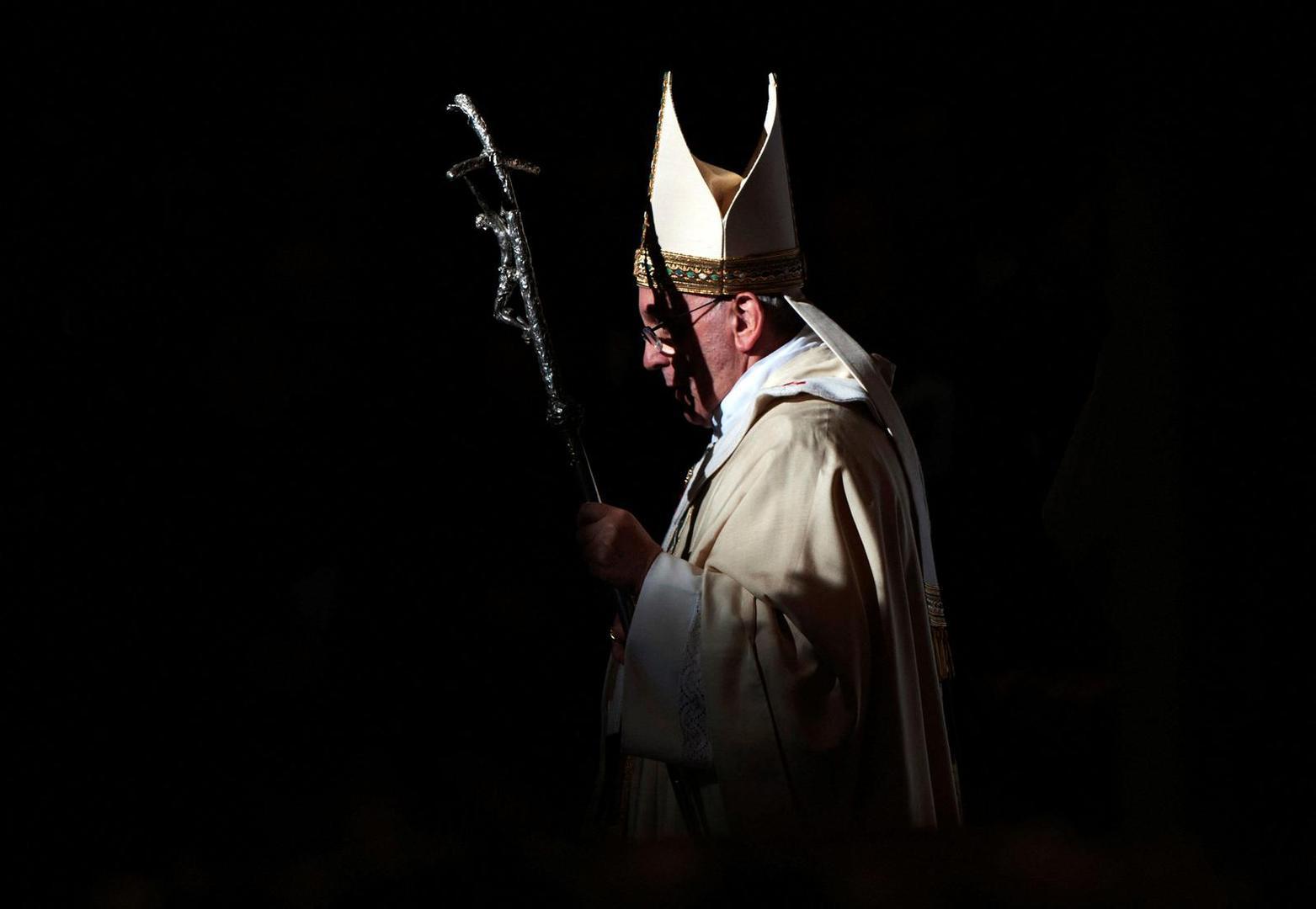 Dobio je široku potporu i crkvenih konzervativaca i reformatora jer ga se doživljavalo ortodoksnim po seksualnim pitanjima, ali liberalnim po društvenim.
