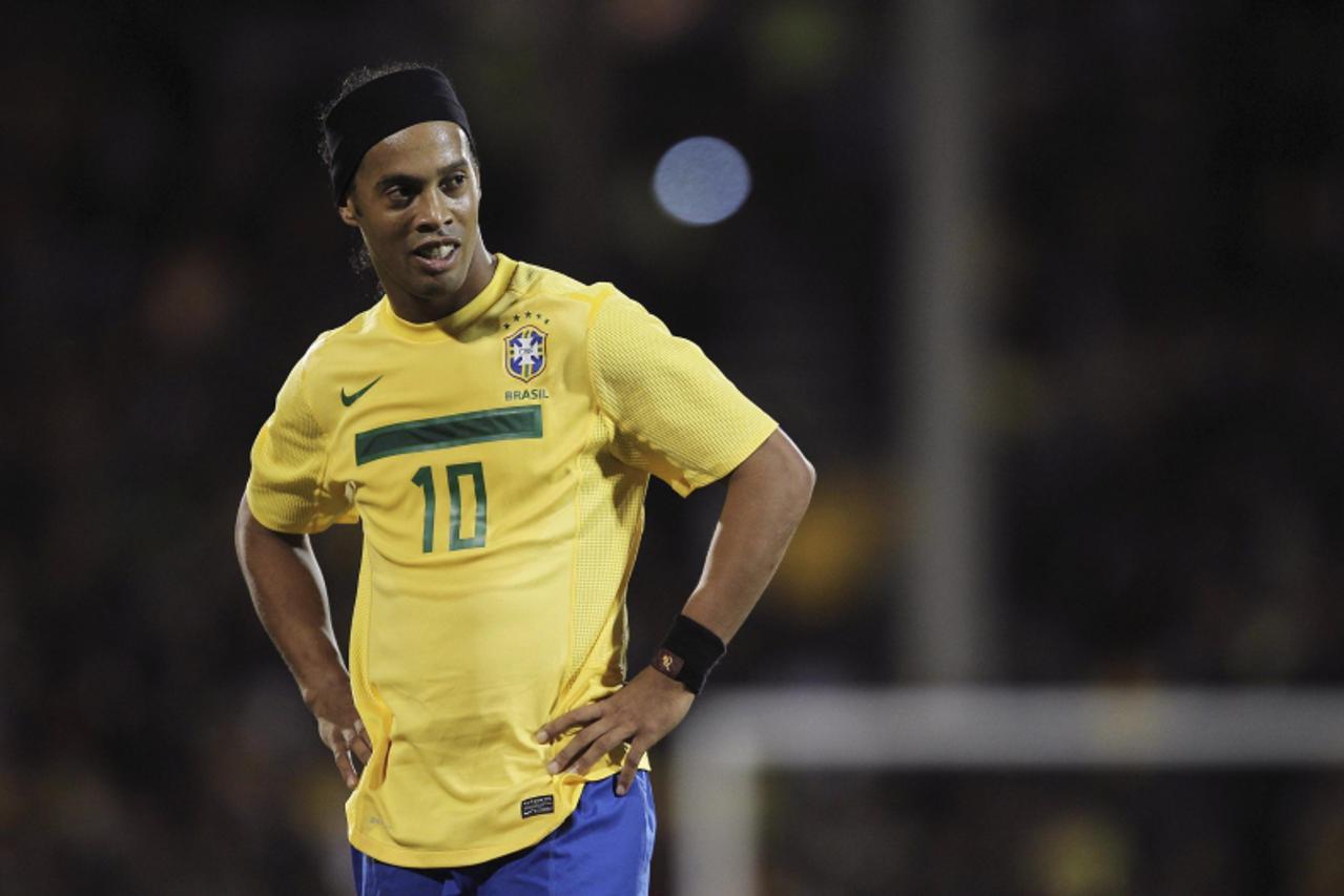 \'Brazil\'s Ronaldinho looks on during the international friendly soccer match against Ghana at Craven Cottage in London, England September 5, 2011. ACTION IMAGES/Paul Childs VIA REUTERS (UNITED KINGD