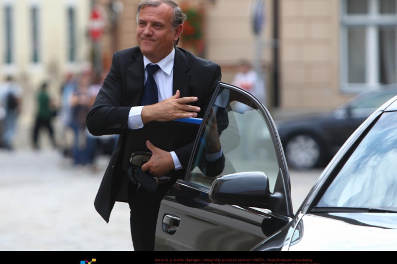 \'16.09.2010., Zagreb - Dolazak ministara u Vladu RH na Markovom trgu u Zagrebu. Drazen Bosnjakovic, ministar pravosudja. Photo: Davor Puklavec/PIXSELL\'